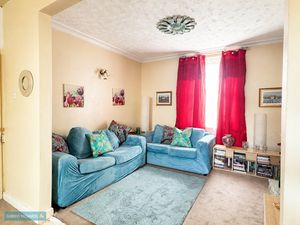 Sitting room- click for photo gallery
